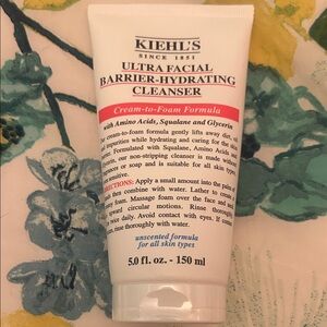 Kiehl's Ultra Facial Cleanser with Red Accents